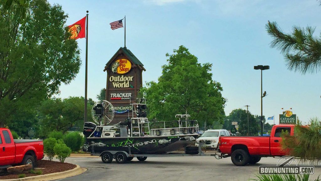275 teams from across the country rolled into the Bass Pro parking lot to compete in this year's U.S. Open Bowfishing Championship