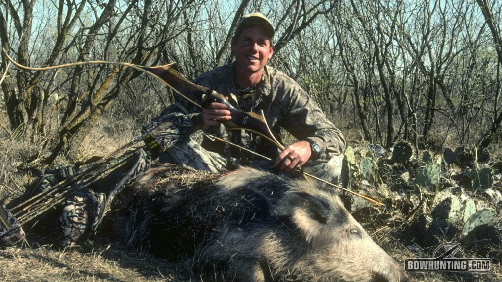 hunting hogs with traditional archery equipment