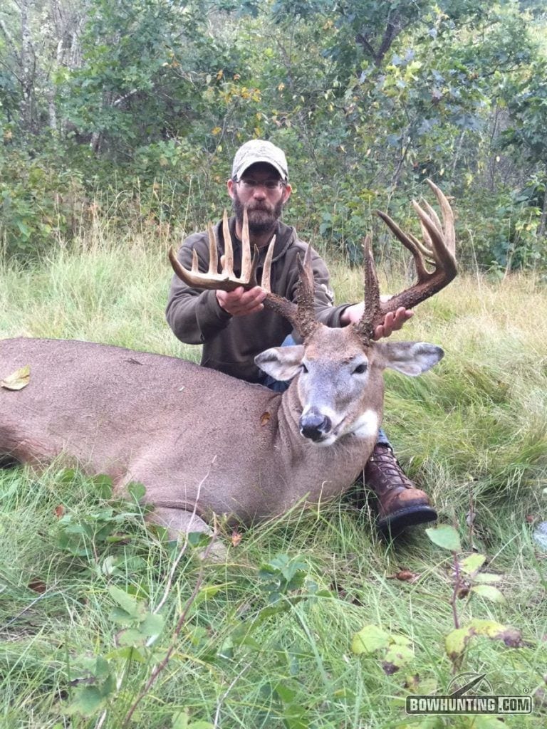 First Time Bowhunter Kills 200" Buck