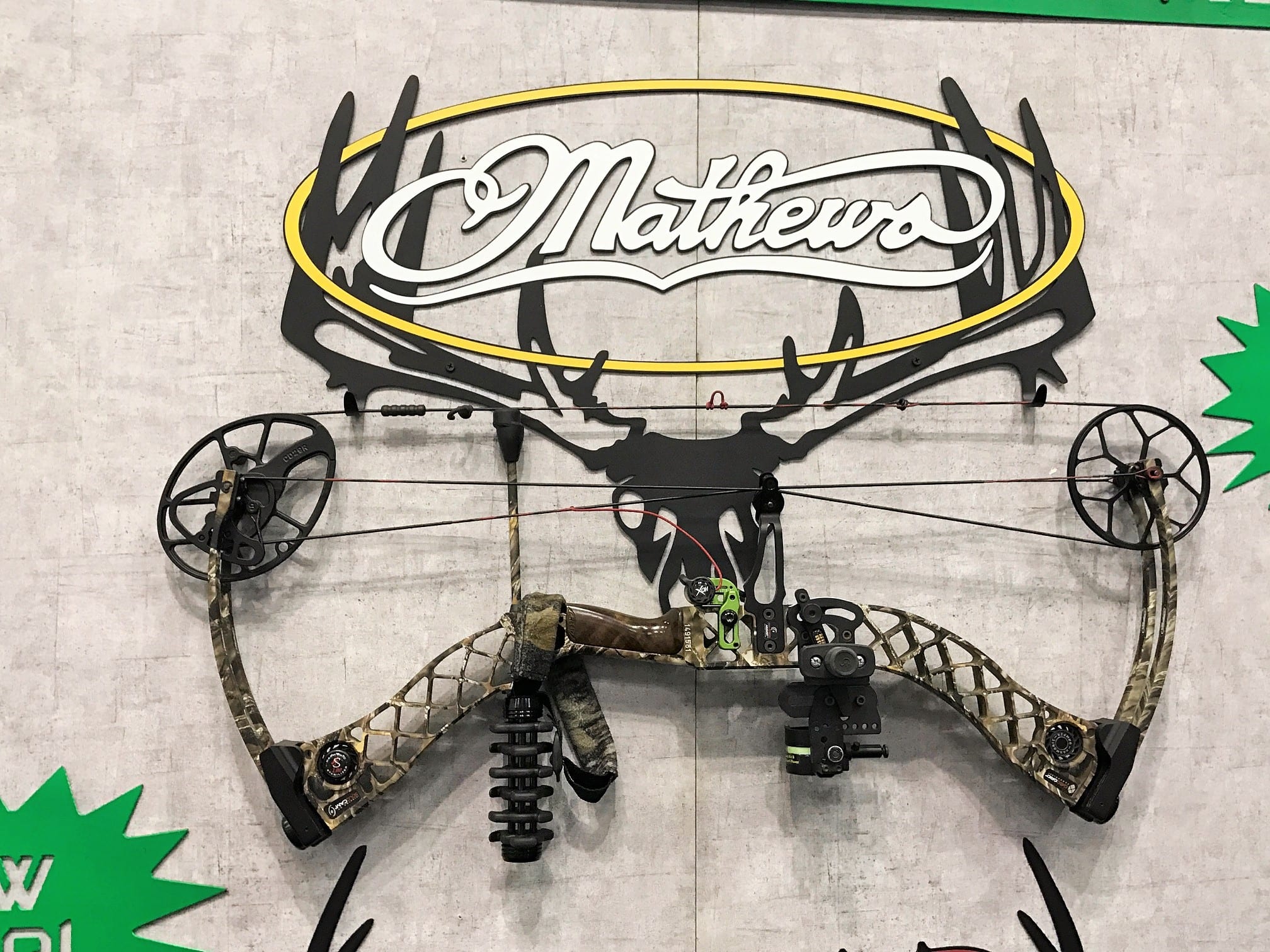 2017 ATA Show raxx bow hanger