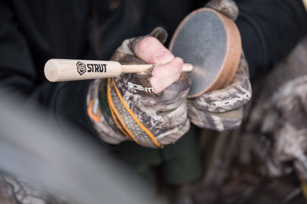 Using an aluminum turkey pot call