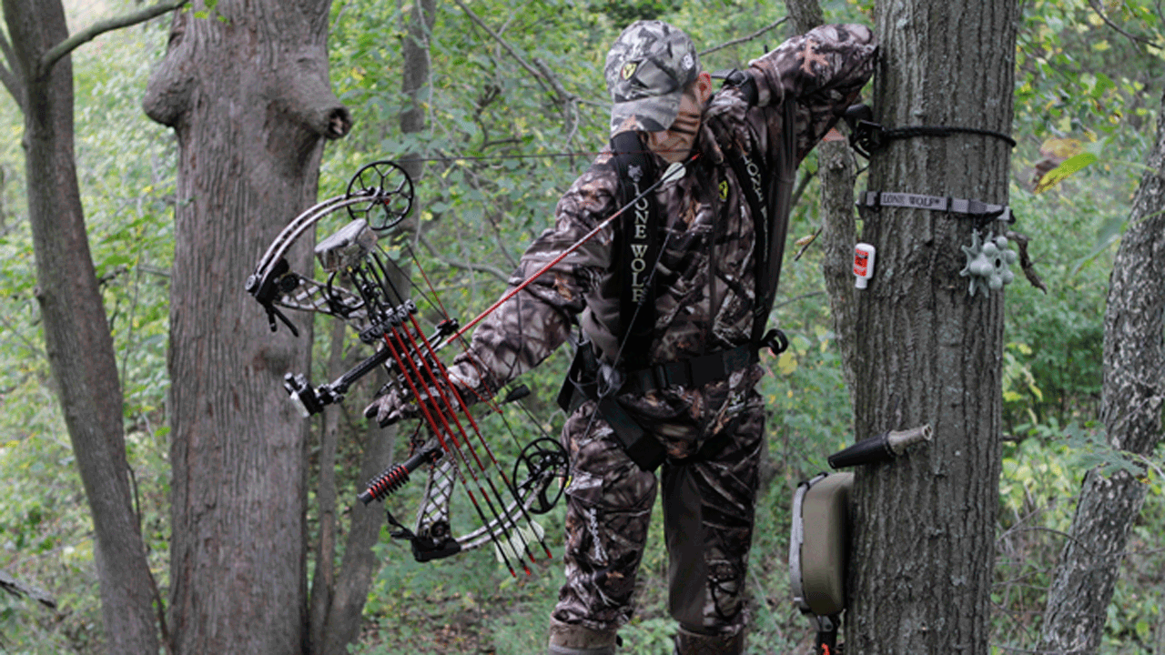 hunter-shooting-from-treestand