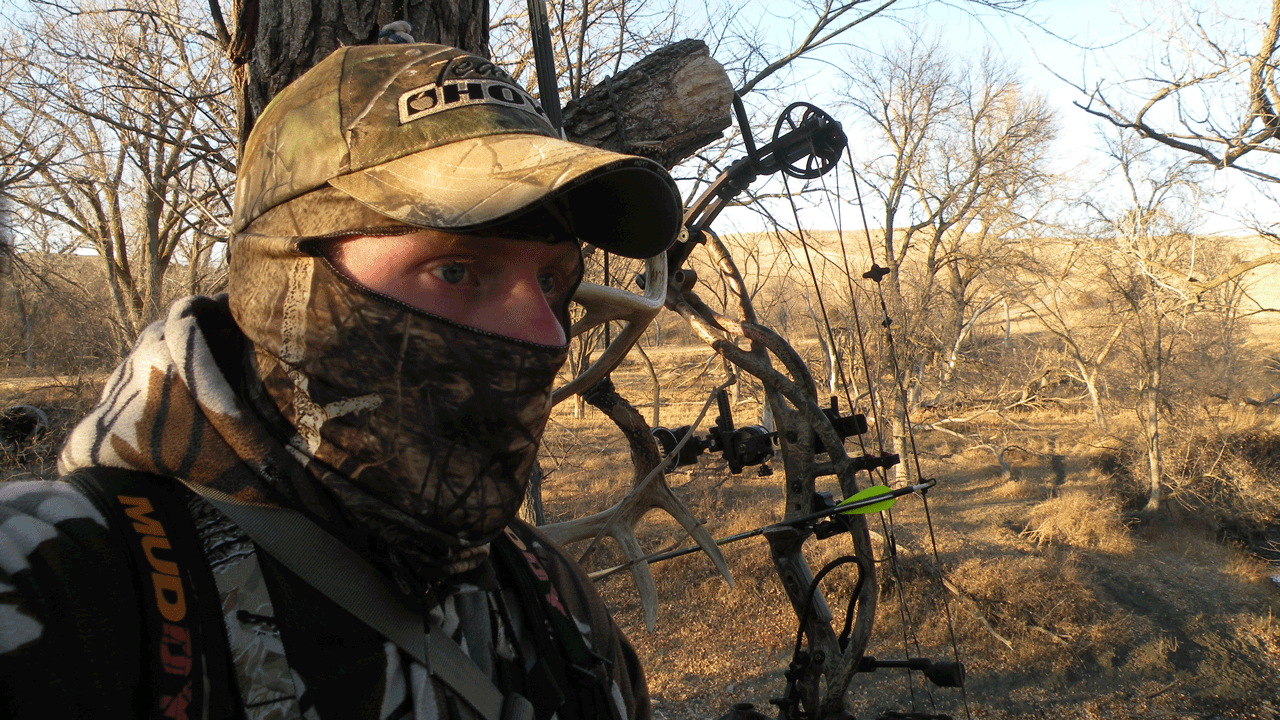 how to hunt rutting bucks in funnels - hunter-in-stand-all-day-sit