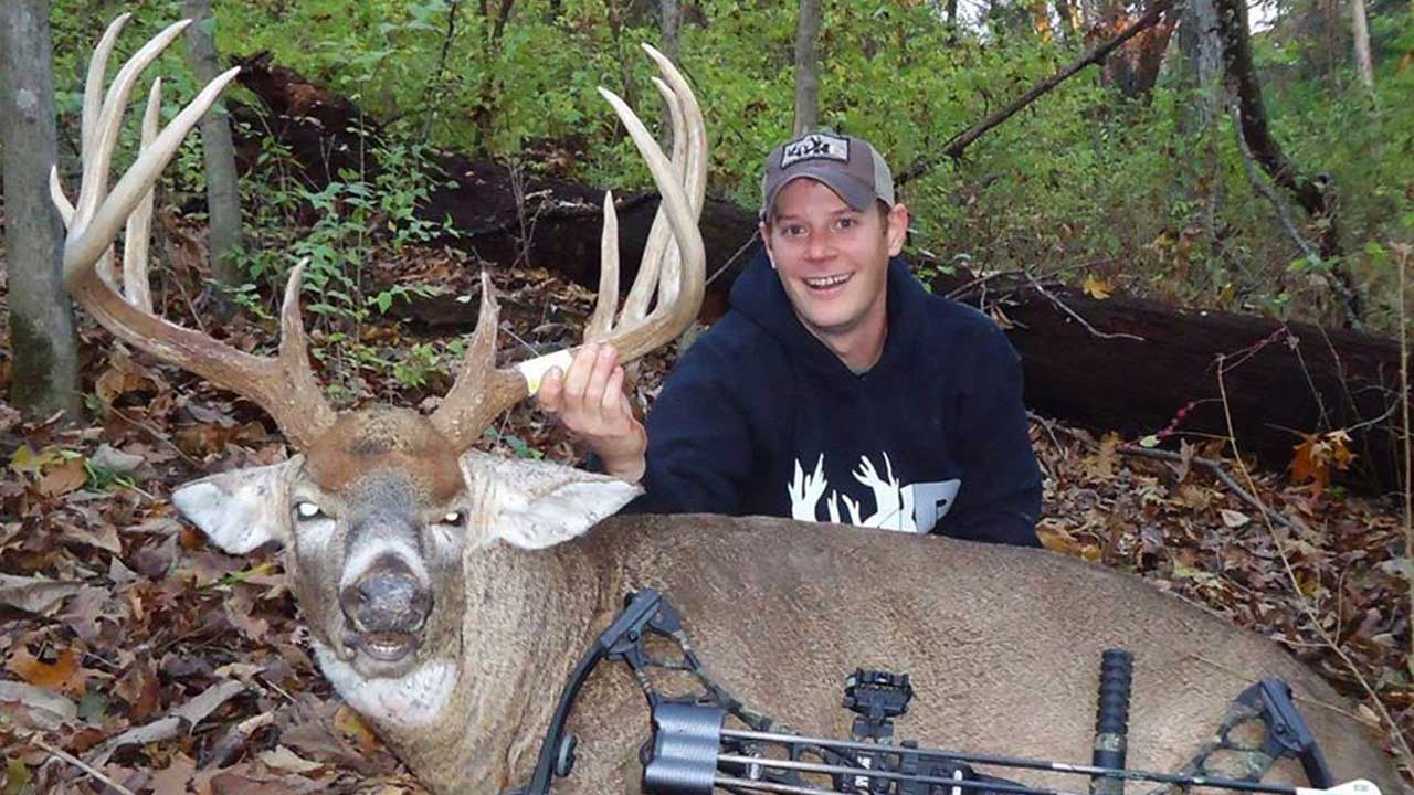 Todd Pringnitz with a big Iowa buck