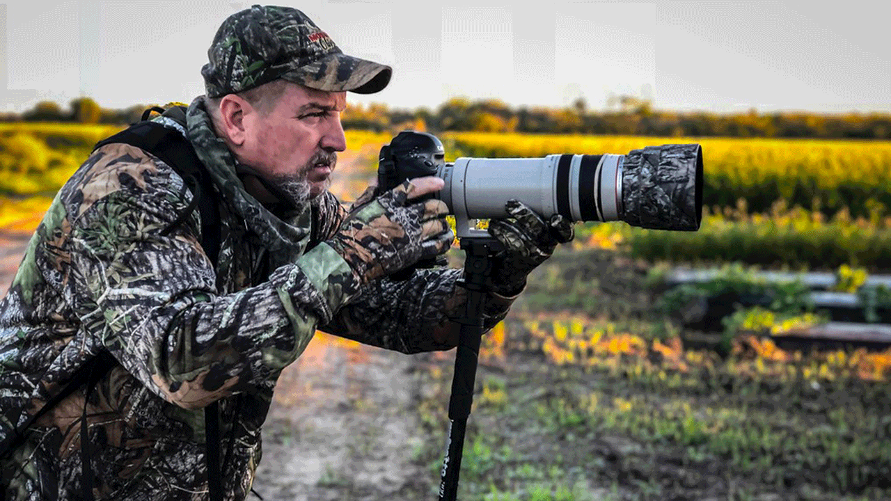 best cameras for filming hunts - DSLR-camera