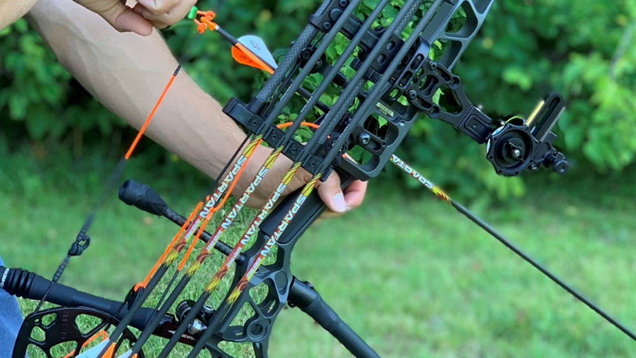 Black Eagle Vintage Carbon Arrows - Orange – Kustom King Traditional Archery