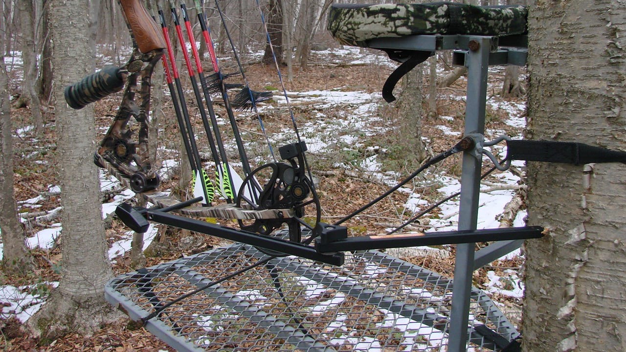 U-Slide Bow Holder Minimizes Movement in the Treestand