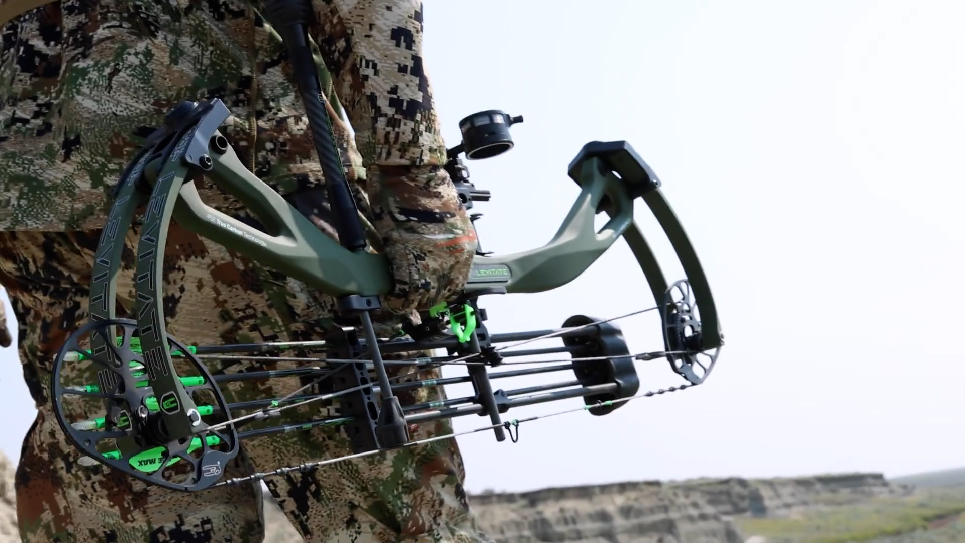 Meet The New 2022 PSE NockOn Carbon Levitate Bow