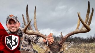 Giant Illinois Buck With A Bow!