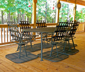 Family Tradition Treestands Camp Table & Chairs
