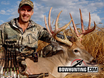 Russ Arman Harvests North Dakota Buck With Thunderhead Edge